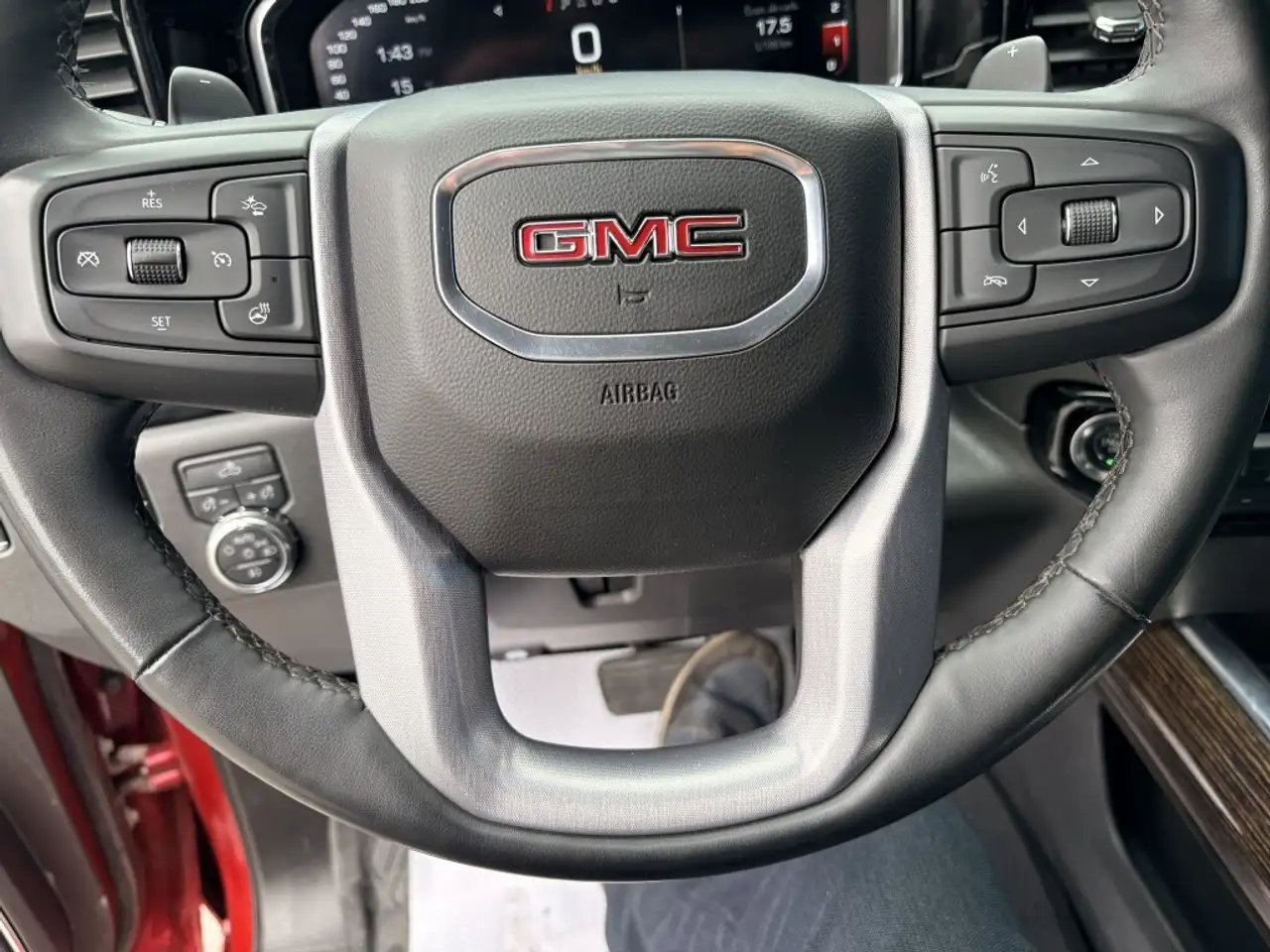GMC Sierra 1500 photo GMC Sierra 1500