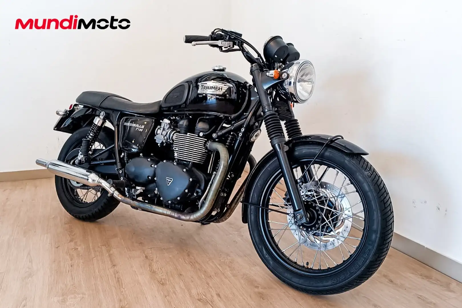 Triumph Bonneville T100 - 2