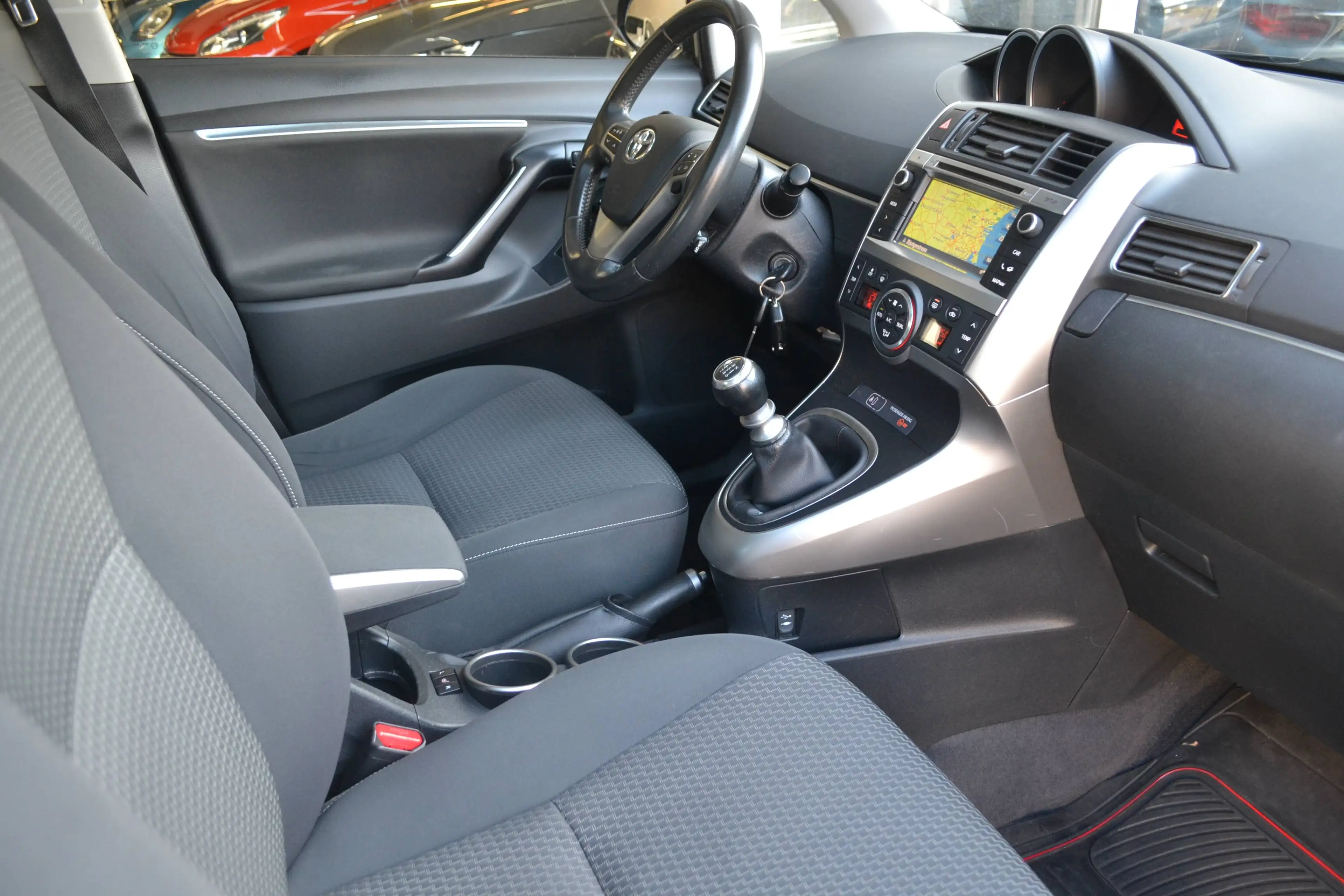 Toyota Verso 1.6 D-4D SkyView 1.HAND*PANORAMA*KAMERA*AHK*NAVIGA — photo 11