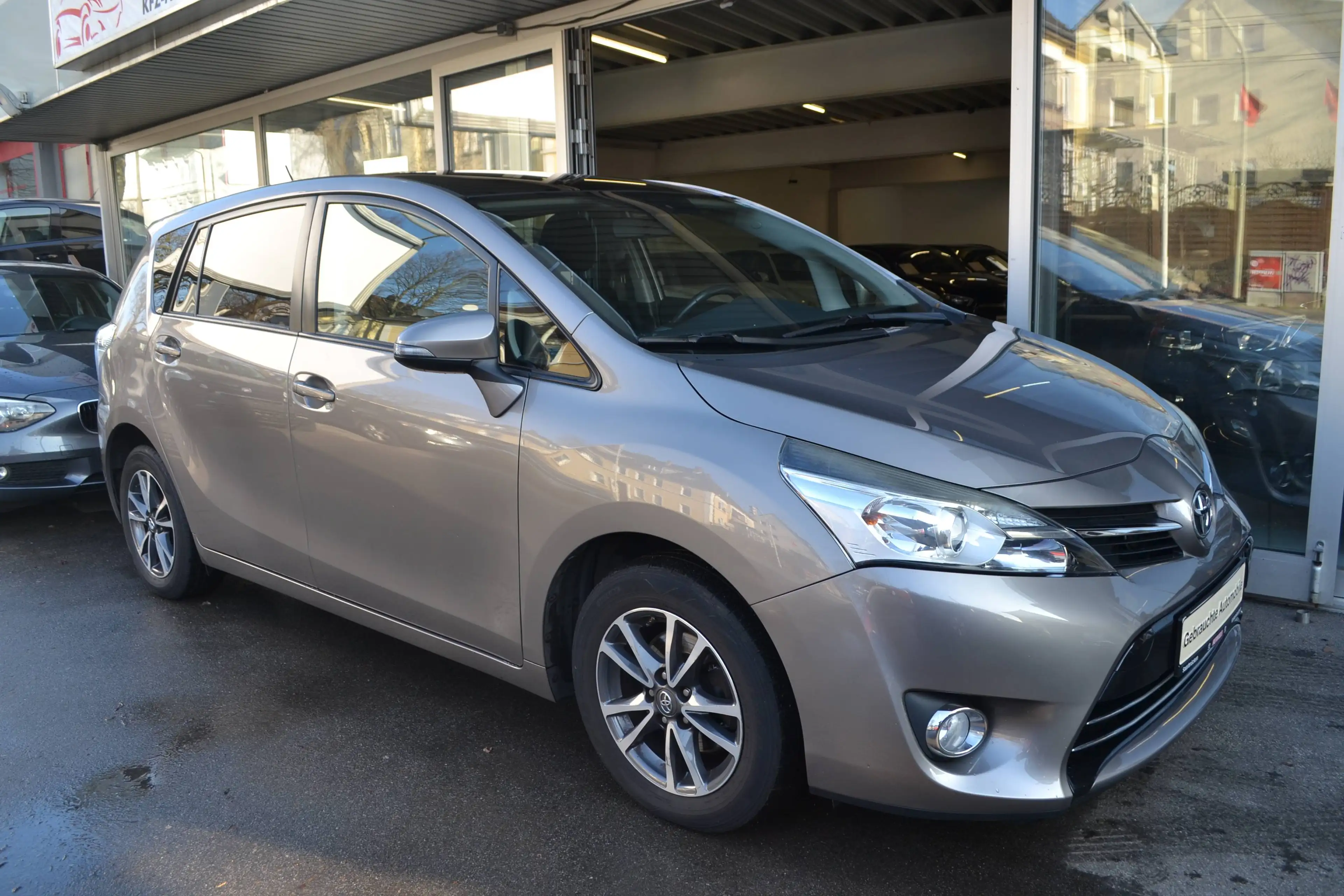 Toyota Verso 1.6 D-4D SkyView 1.HAND*PANORAMA*KAMERA*AHK*NAVIGA — photo 2