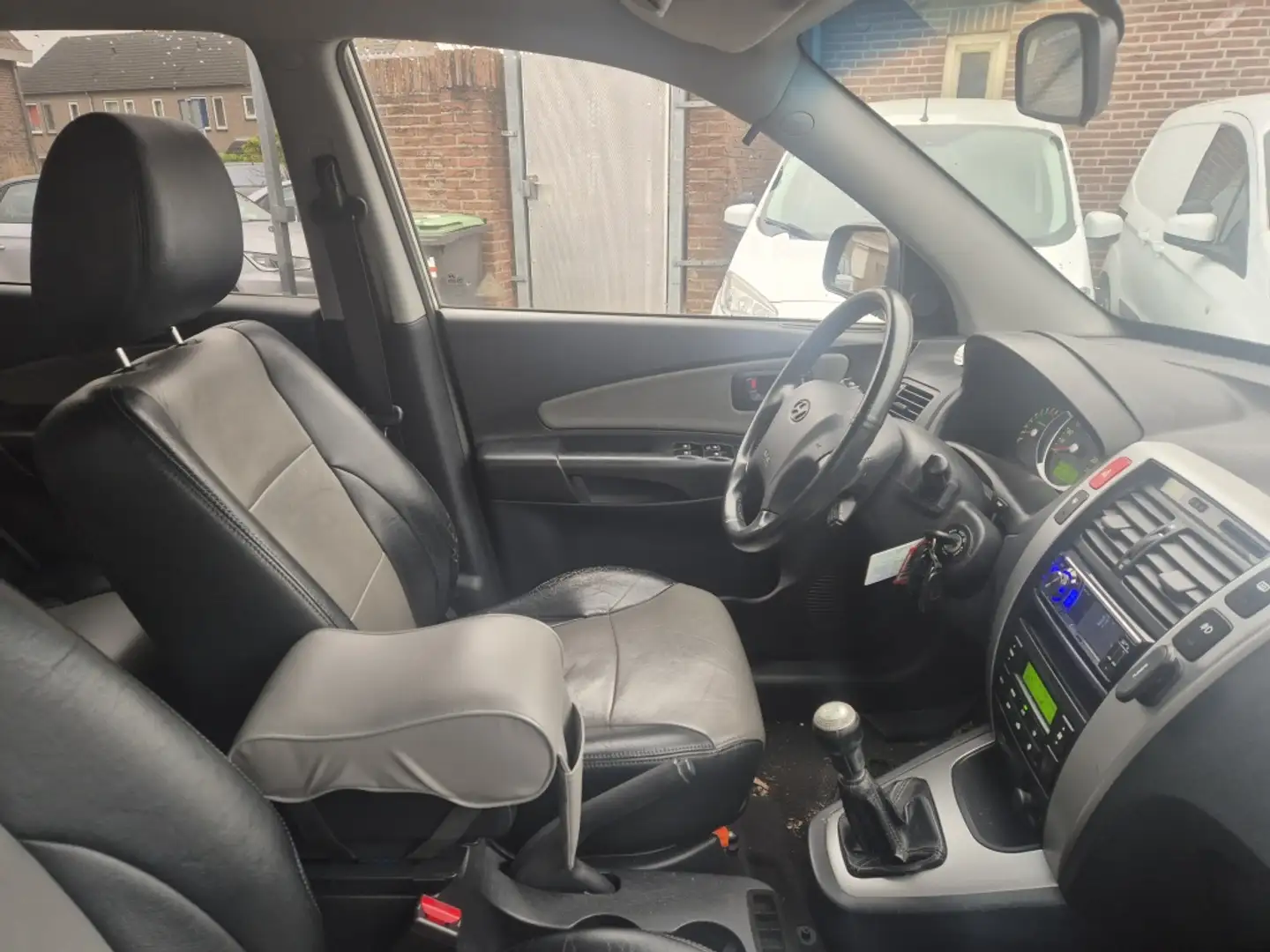 Hyundai TUCSON 2.0i Style Leer Clima Nap Bull bar. Grijs - 2