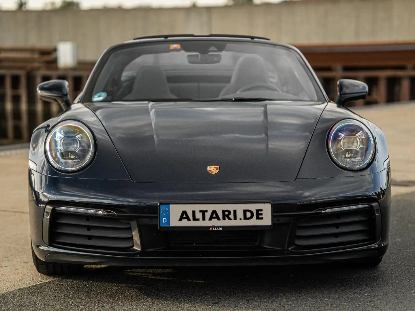 Porsche 992 Targa 4 PDK Sitzbelüftung Kamera Surround Blau - 2