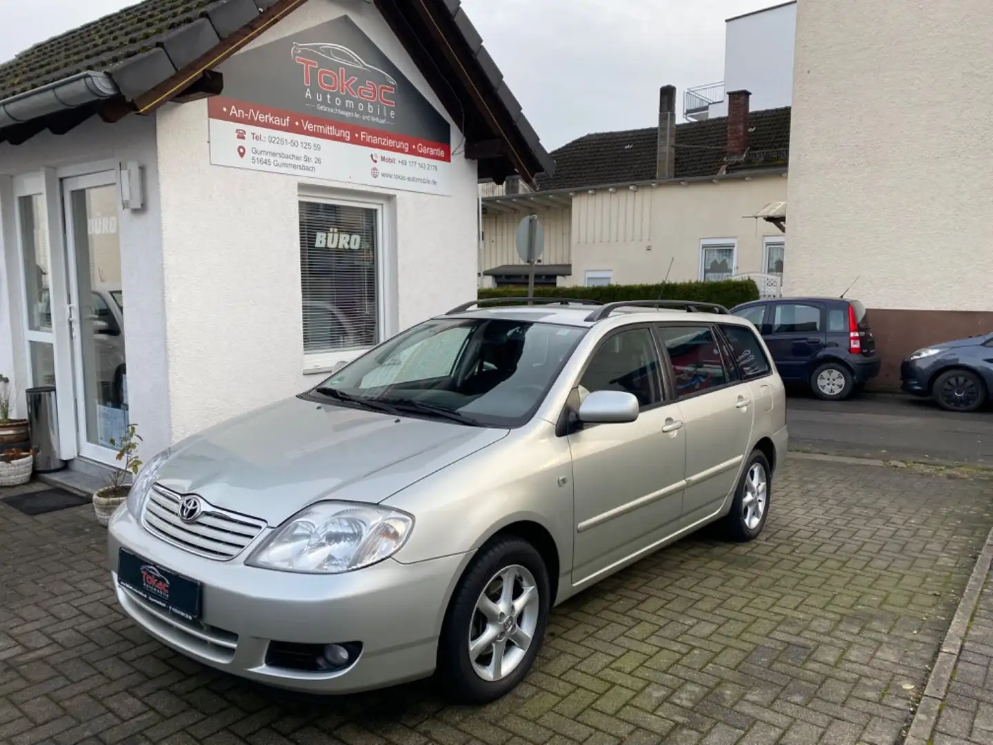 Toyota Corolla Kombi 2.0 D-4D Sol*2.HAND*KLIMA* Zilver - 1