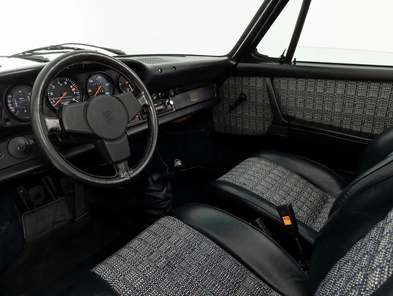 Porsche 911 Targa Jubi 1975, foto 3