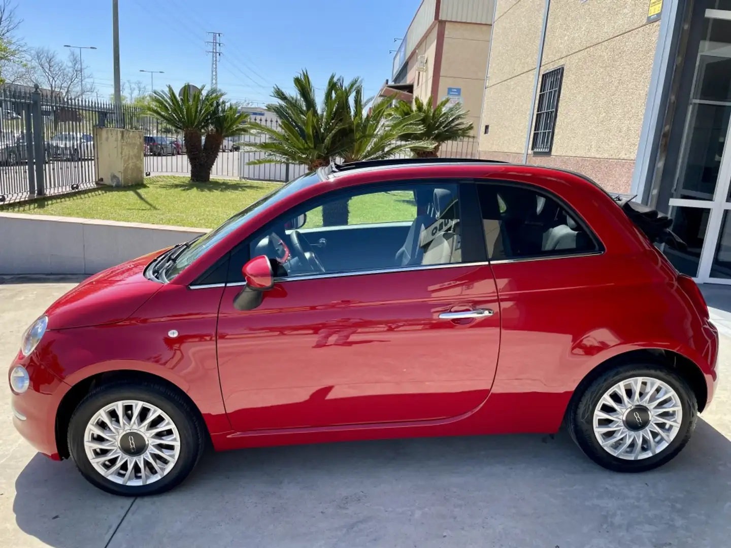 Fiat 500C 1.0 Hybrid Dolcevita SS 52kW Rojo - 1