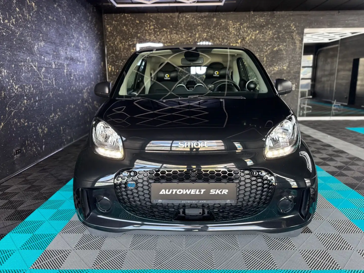 smart forTwo fortwo coupe electric drive / EQ Schwarz - 2