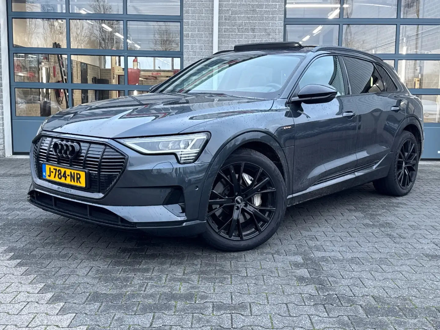 Audi e-tron 50 quattro Business edition Plus 71 kWh |SCHUIFDAK Grijs - 1