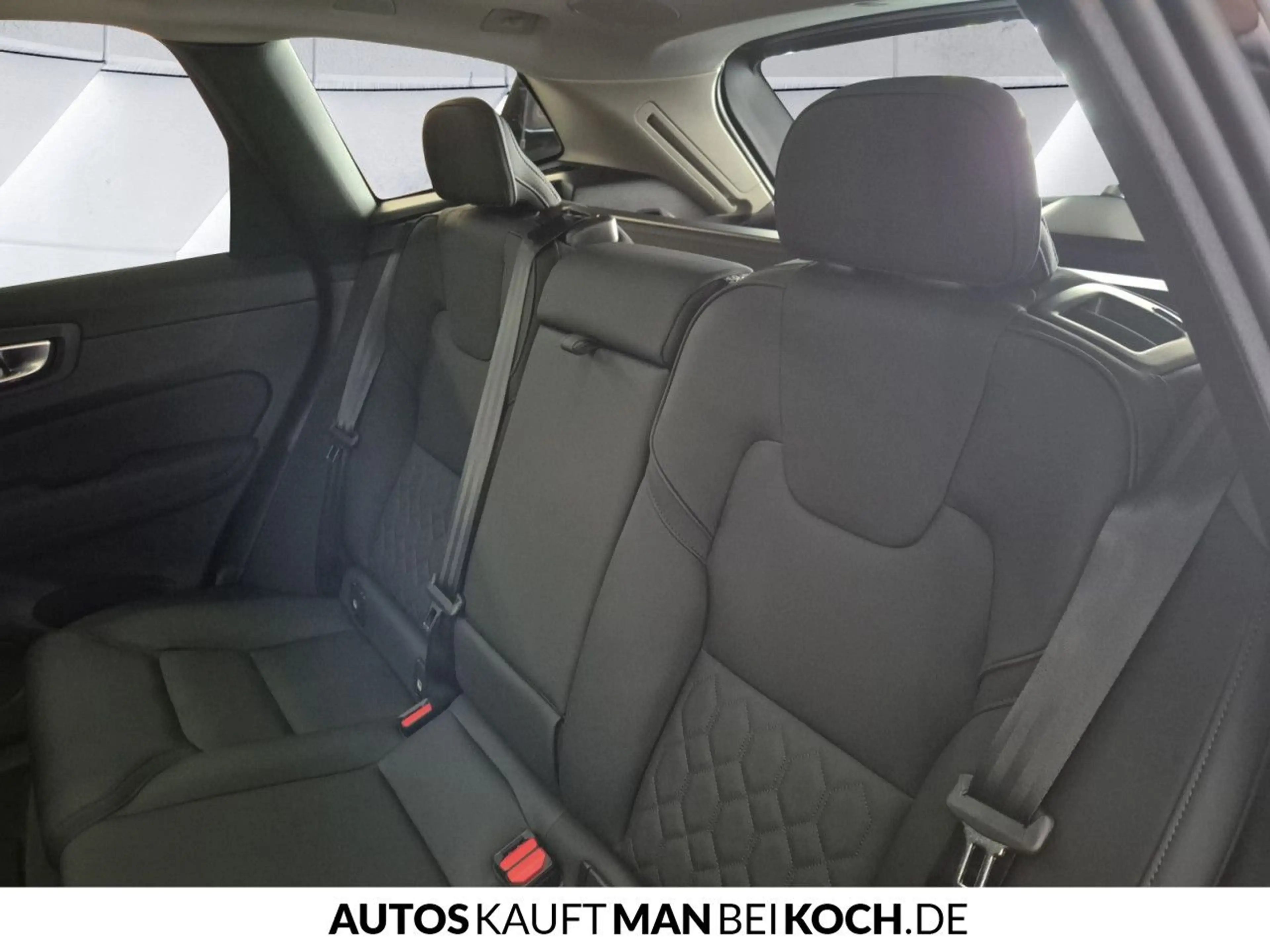 Volvo XC60 T6 AWD B Plus Dark ACC BLIS HUD PANO H/K — photo 7