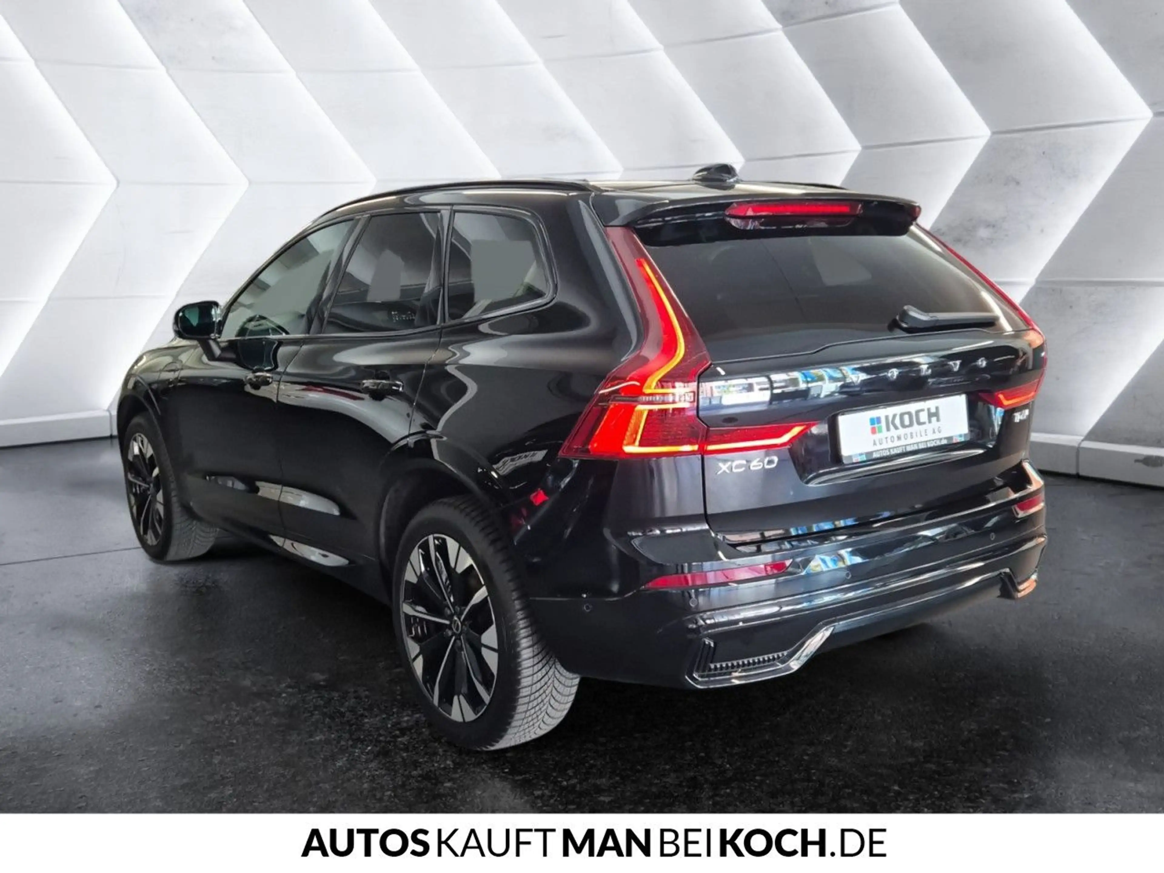 Volvo XC60 T6 AWD B Plus Dark ACC BLIS HUD PANO H/K — photo 3