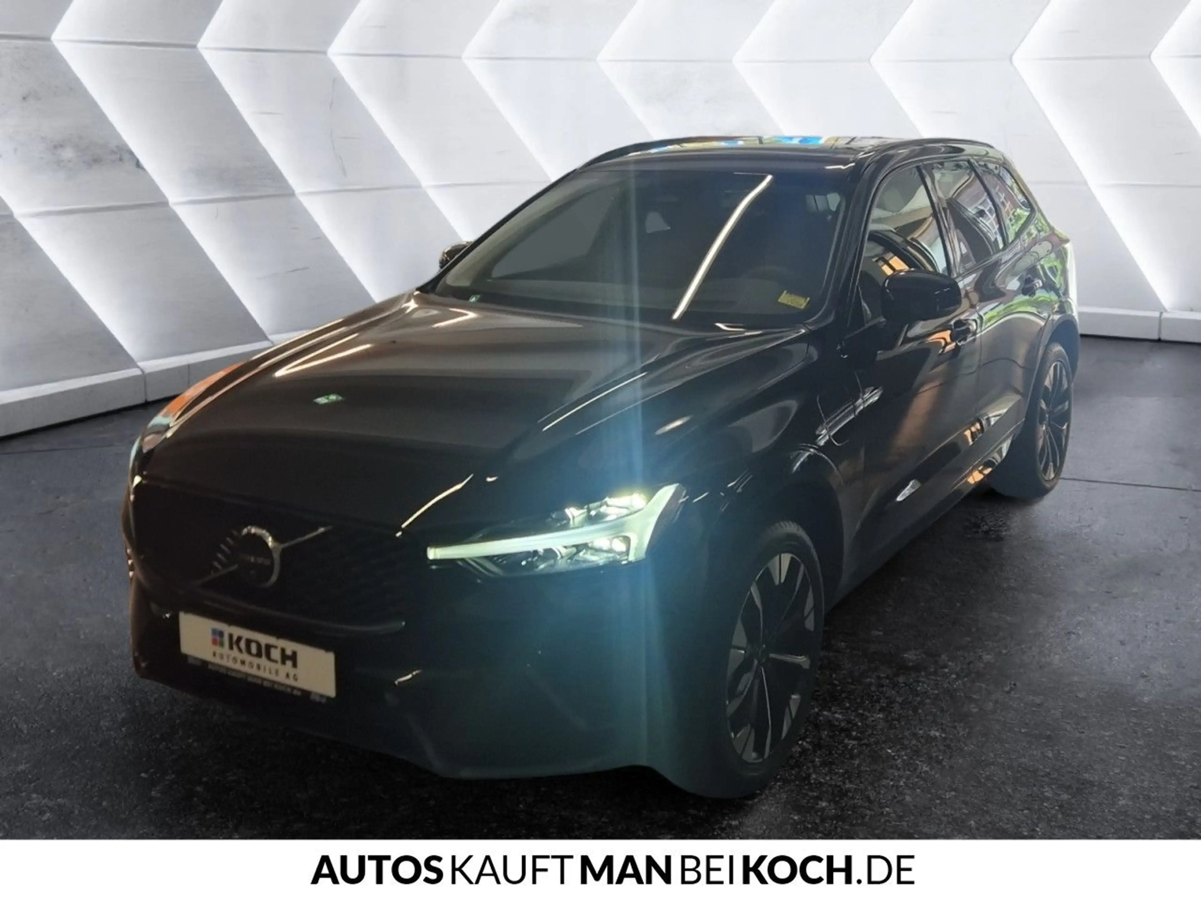 Volvo XC60 T6 AWD B Plus Dark ACC BLIS HUD PANO H/K — photo 2