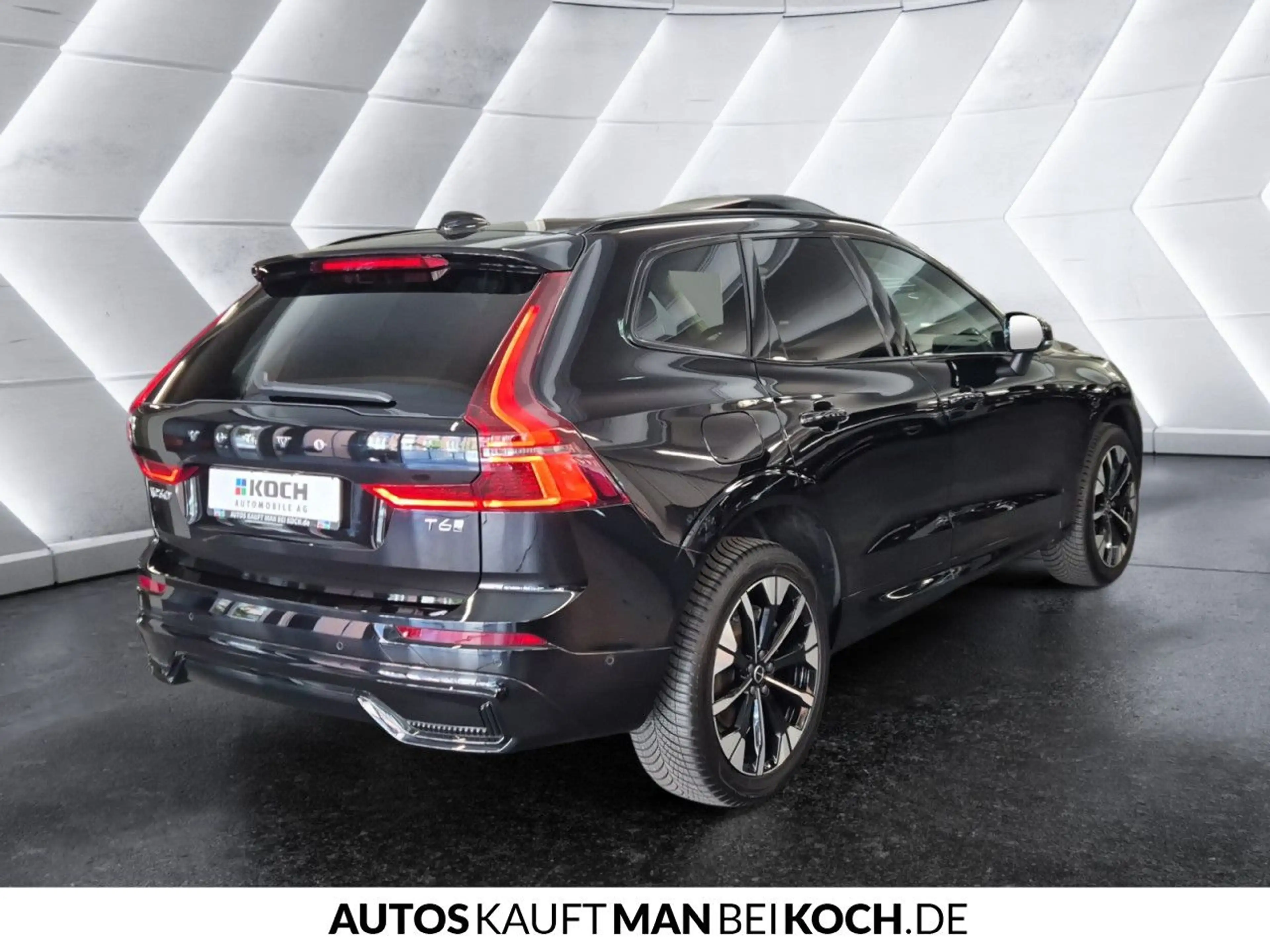 Volvo XC60 T6 AWD B Plus Dark ACC BLIS HUD PANO H/K — photo 4