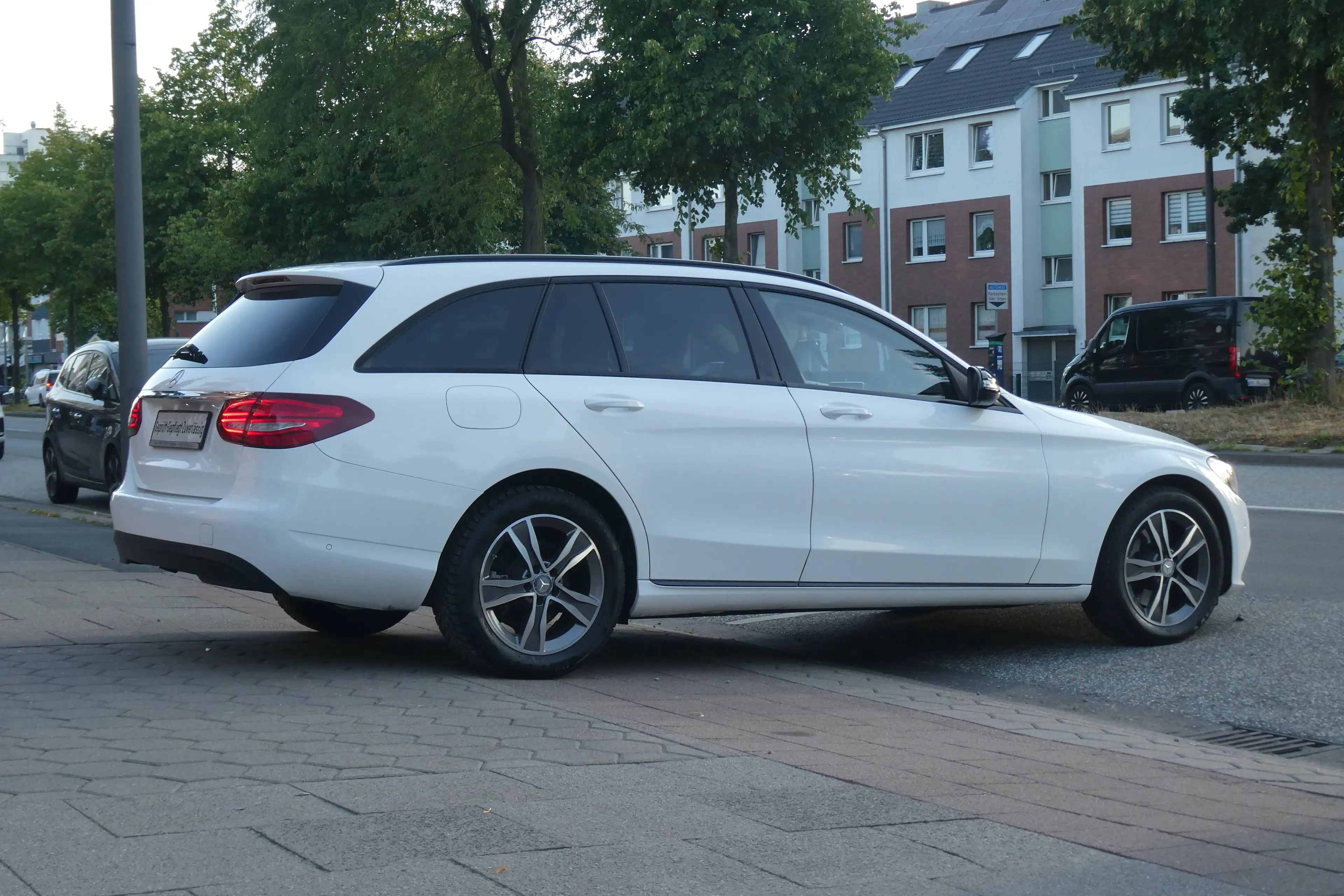 Mercedes-Benz C 250 C 250 d 4Matic T 9G-TRONIC Avantgarde — photo 4