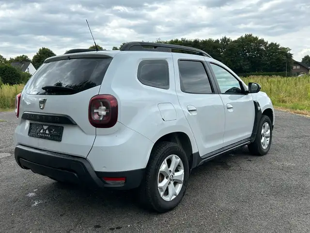 Dacia Duster view 5