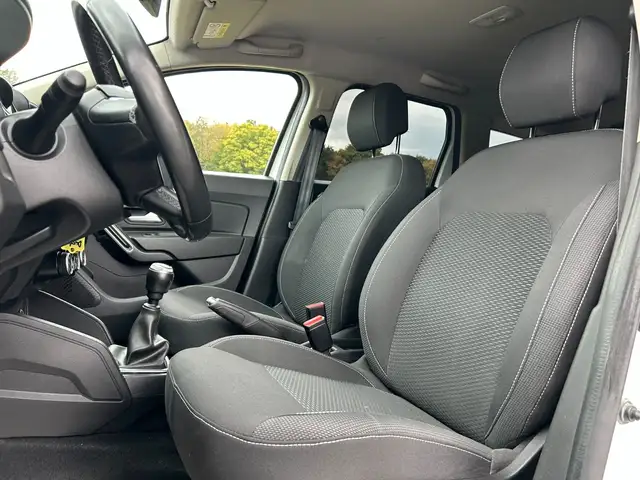 Dacia Duster view 15