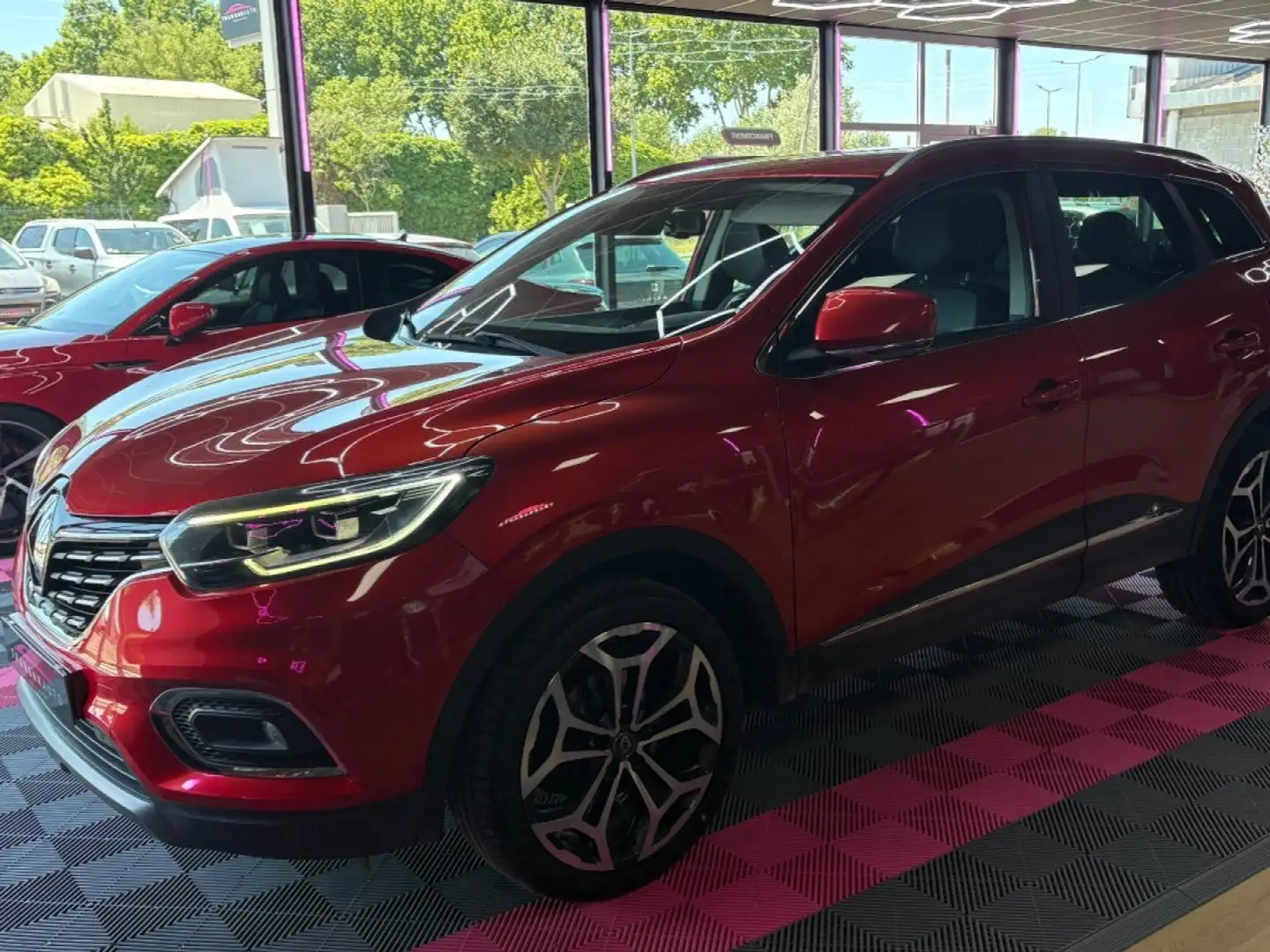 Renault Kadjar Intens 140 ch TCe FAP Camera de recul ~ Attelage ~ Virtual cockpit Rosso - 2