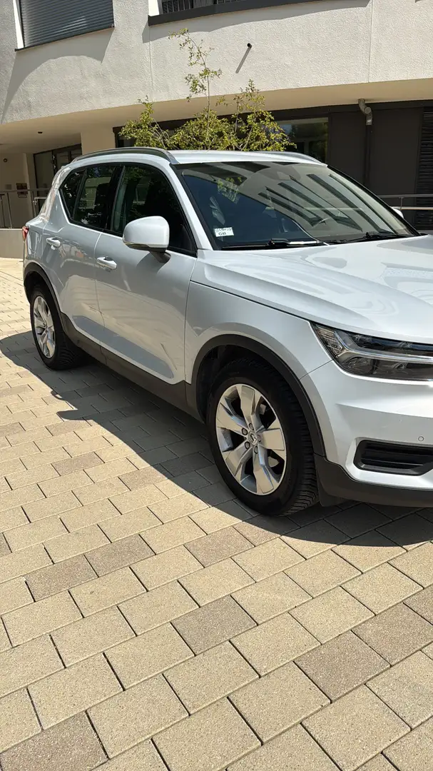 Volvo XC40 XC40 D3 Geartronic Momentum Pro Blanc - 2