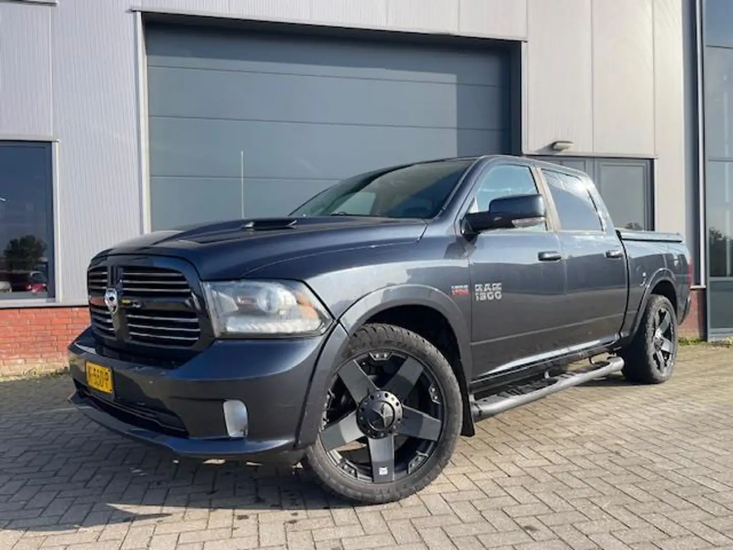 Dodge RAM 1500 5.7 V8 4x4 Crew Cab 5'7 Sport Marge, geen btw Grau - 2