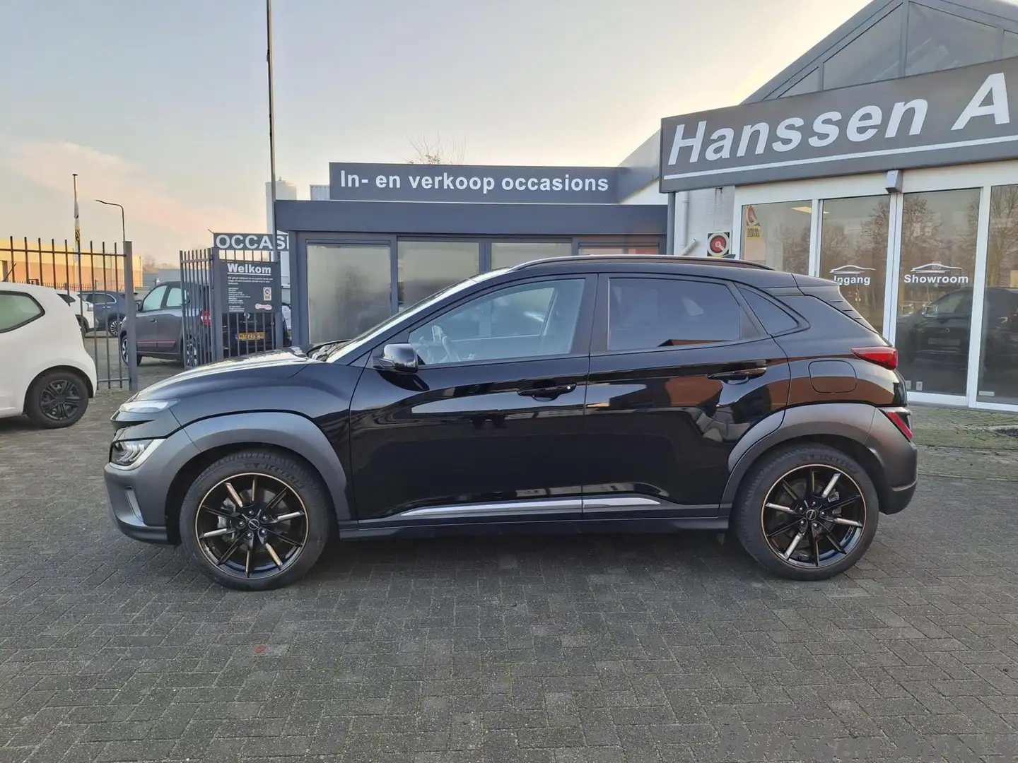 Hyundai KONA 1.6 GDI HEV Premium Sky Zwart - 2
