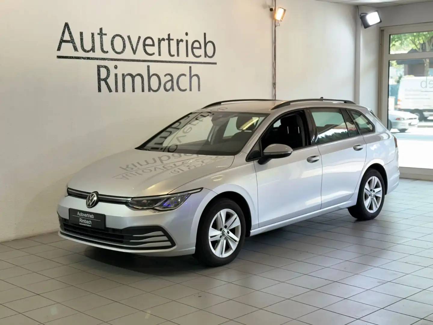 Volkswagen Golf 1.0 TSI Life Variant Silber - 1