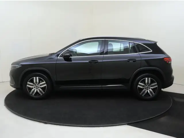 Mercedes-Benz EQA view 8