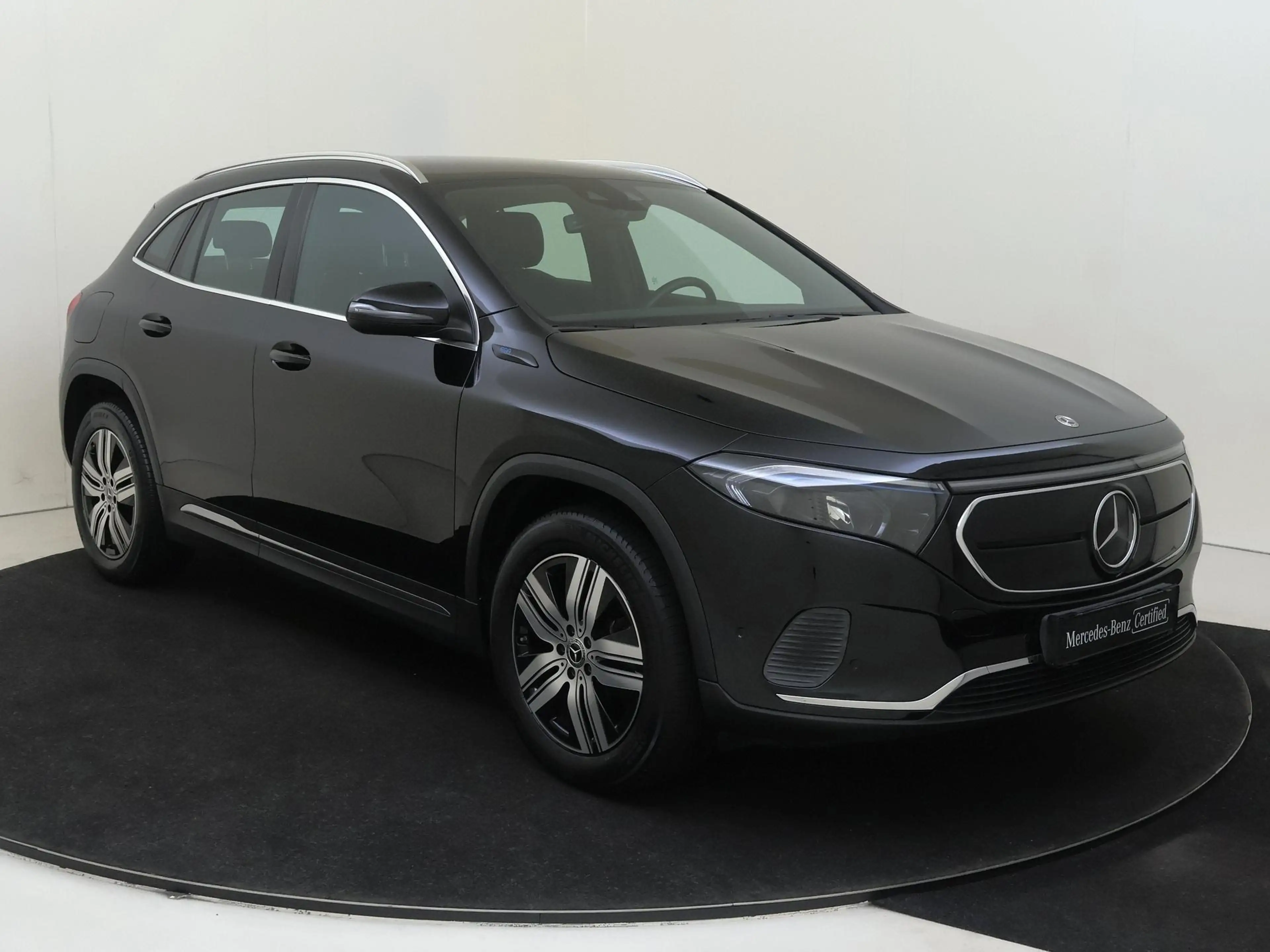 Mercedes-Benz EQA 250 Luxury Line 67 kWh / DISTRONIC/ Sfeerverlichting/ — photo 2