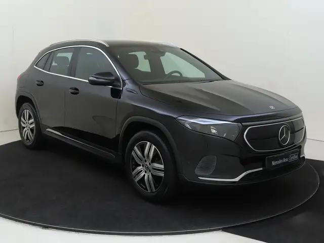 Mercedes-Benz EQA view 2