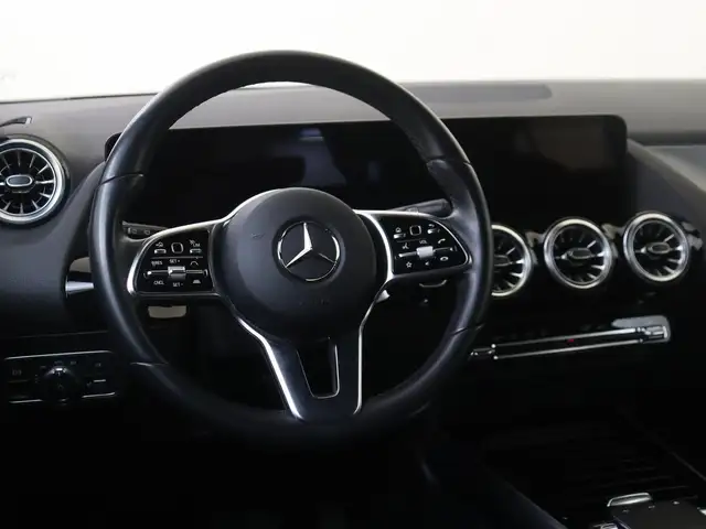 Mercedes-Benz EQA view 10