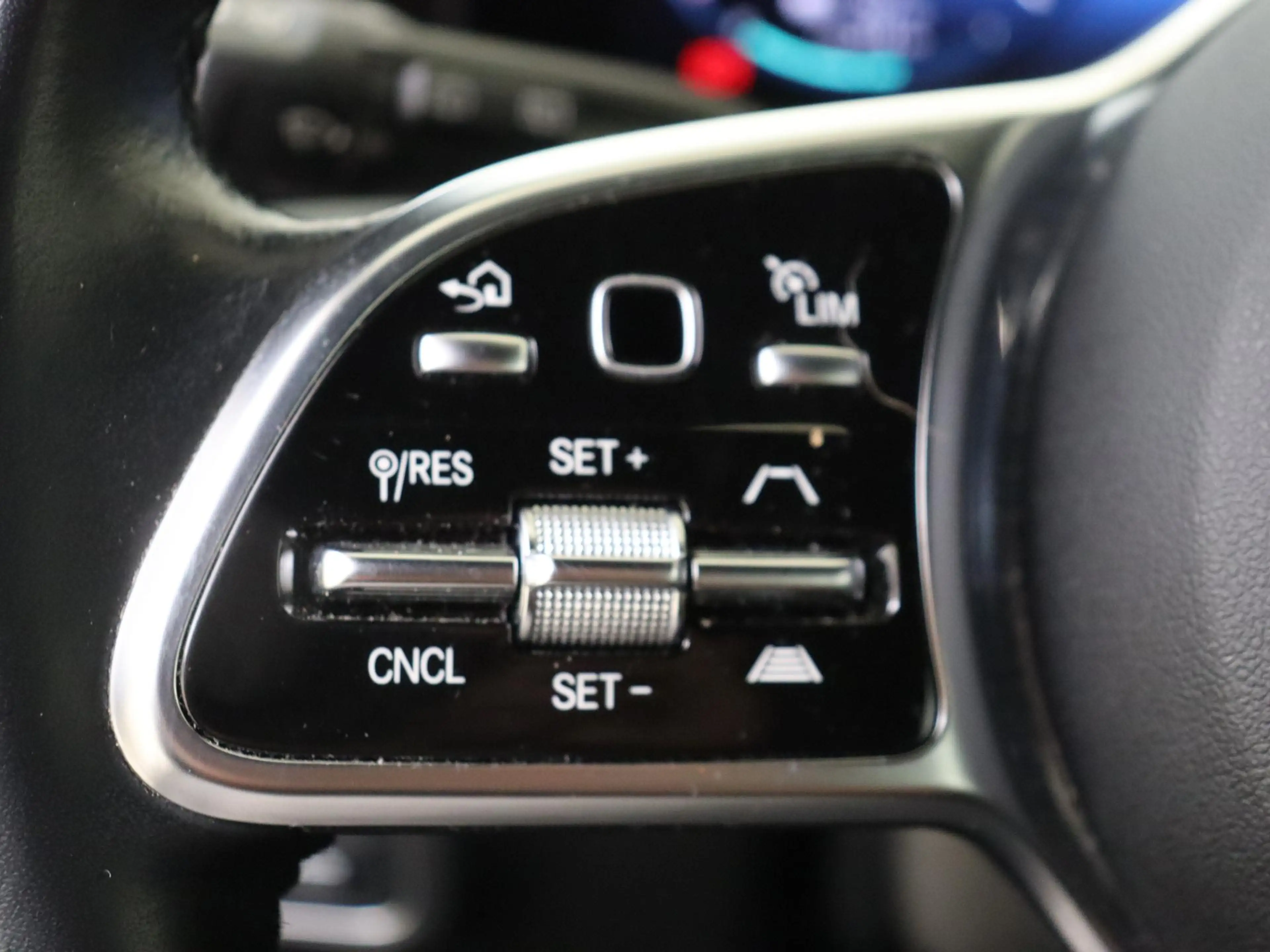 Mercedes-Benz EQA 250 Luxury Line 67 kWh / DISTRONIC/ Sfeerverlichting/ — photo 12