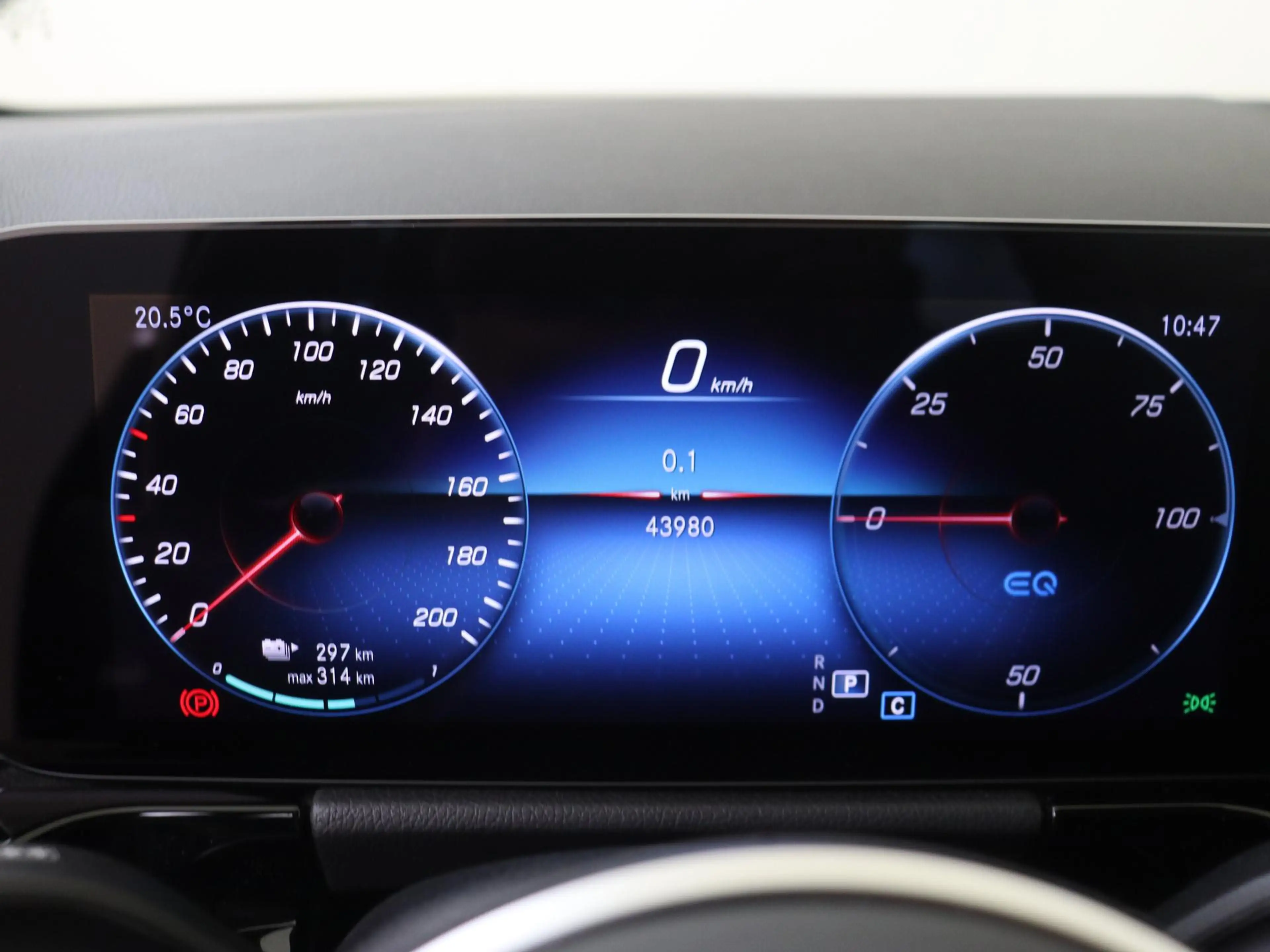 Mercedes-Benz EQA 250 Luxury Line 67 kWh / DISTRONIC/ Sfeerverlichting/ — photo 11