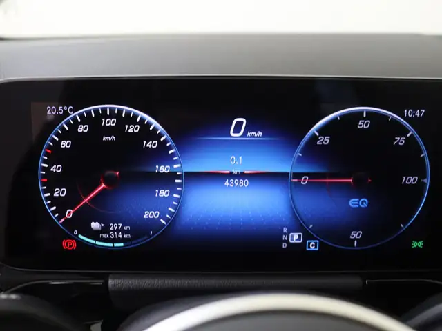 Mercedes-Benz EQA view 11