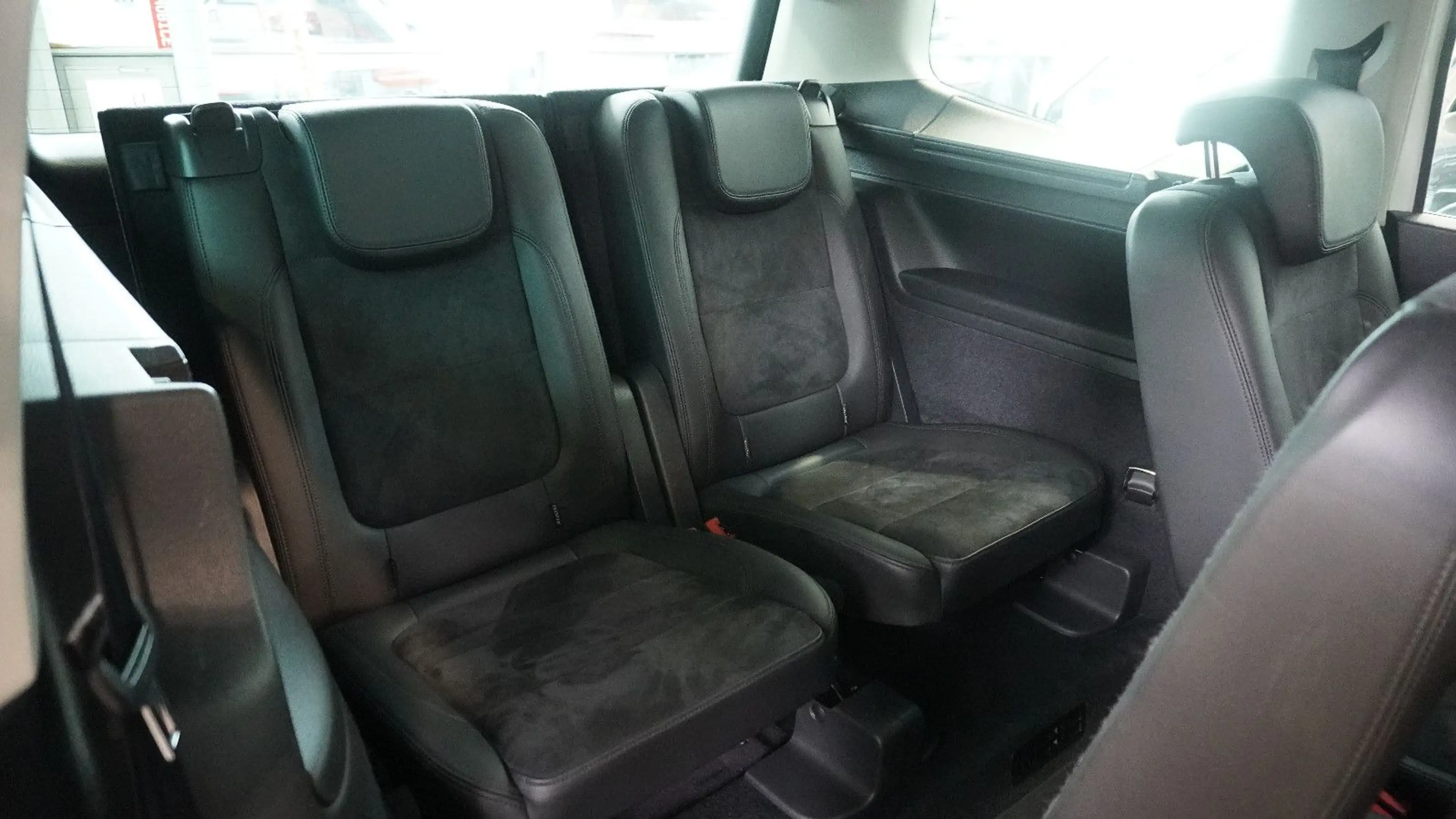 Volkswagen Sharan Highline BMT 4M*ACC*APP-CONECT*BI-XENON*7 — photo 12