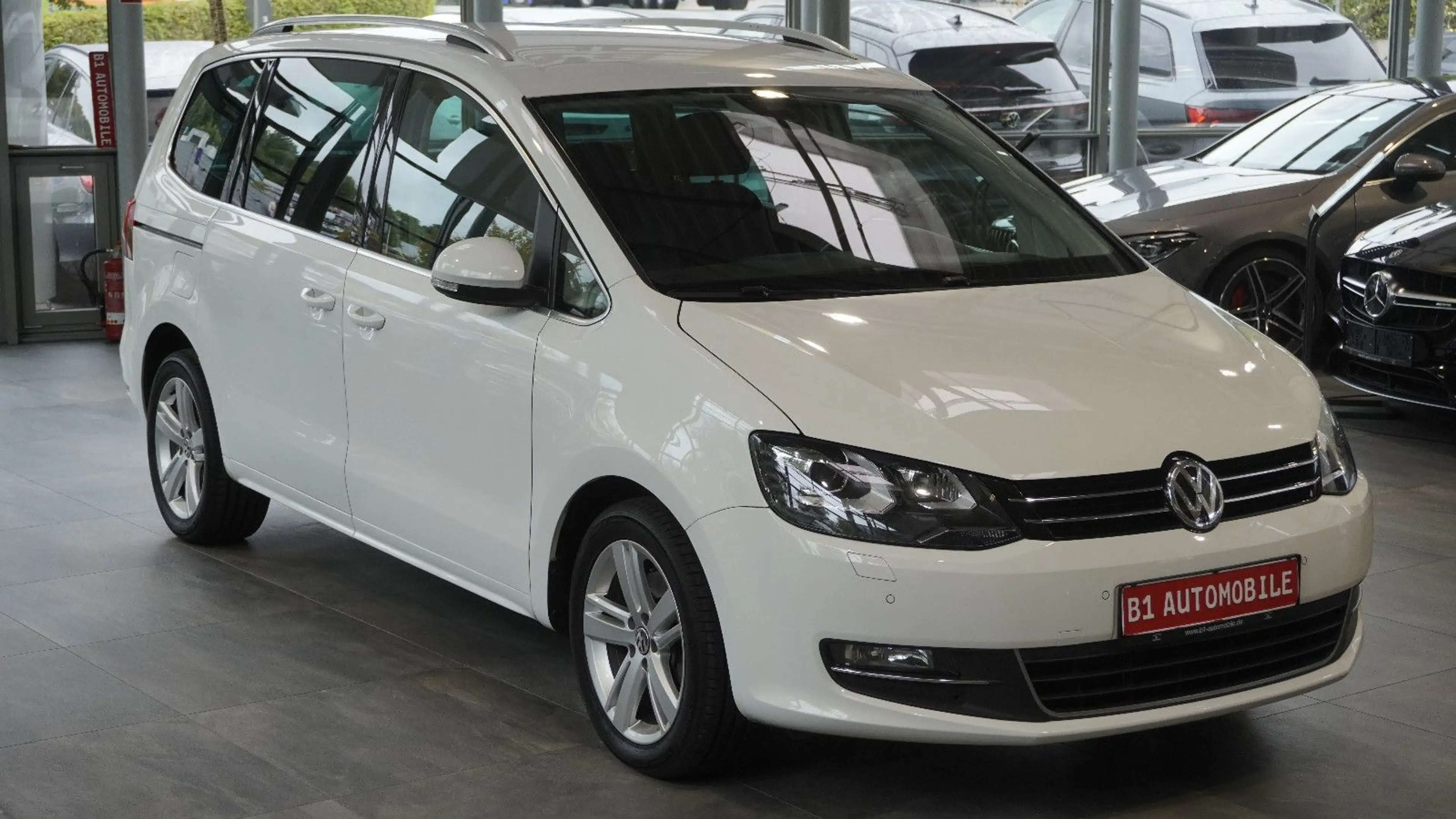 Volkswagen Sharan Highline BMT 4M*ACC*APP-CONECT*BI-XENON*7 — photo 4