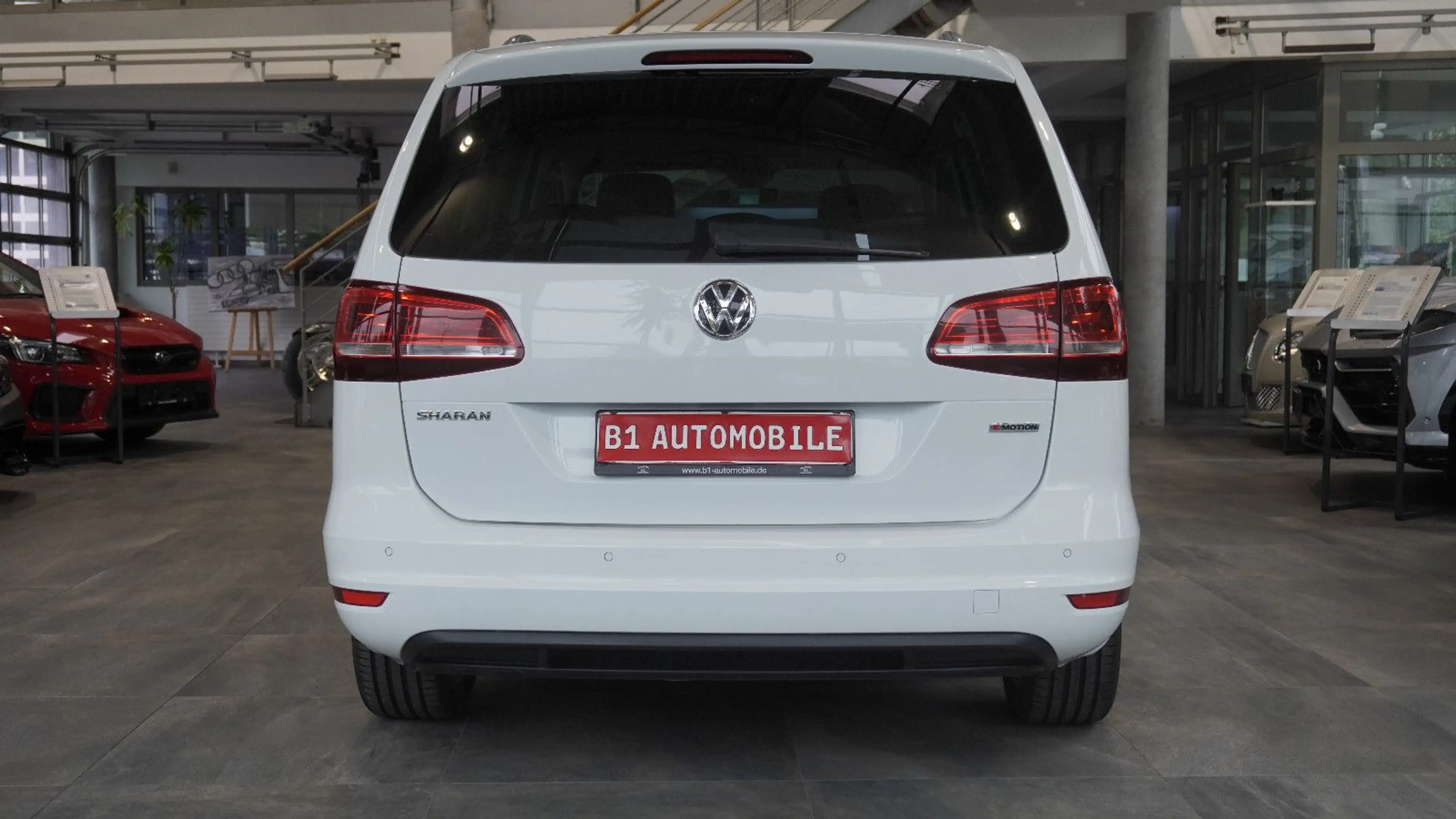 Volkswagen Sharan Highline BMT 4M*ACC*APP-CONECT*BI-XENON*7 — photo 6