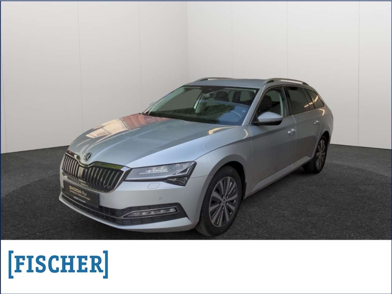 Skoda Superb — Skoda Superb Combi 2.0TDI DSG Stxle Matrix Navi Rear View ACC 4