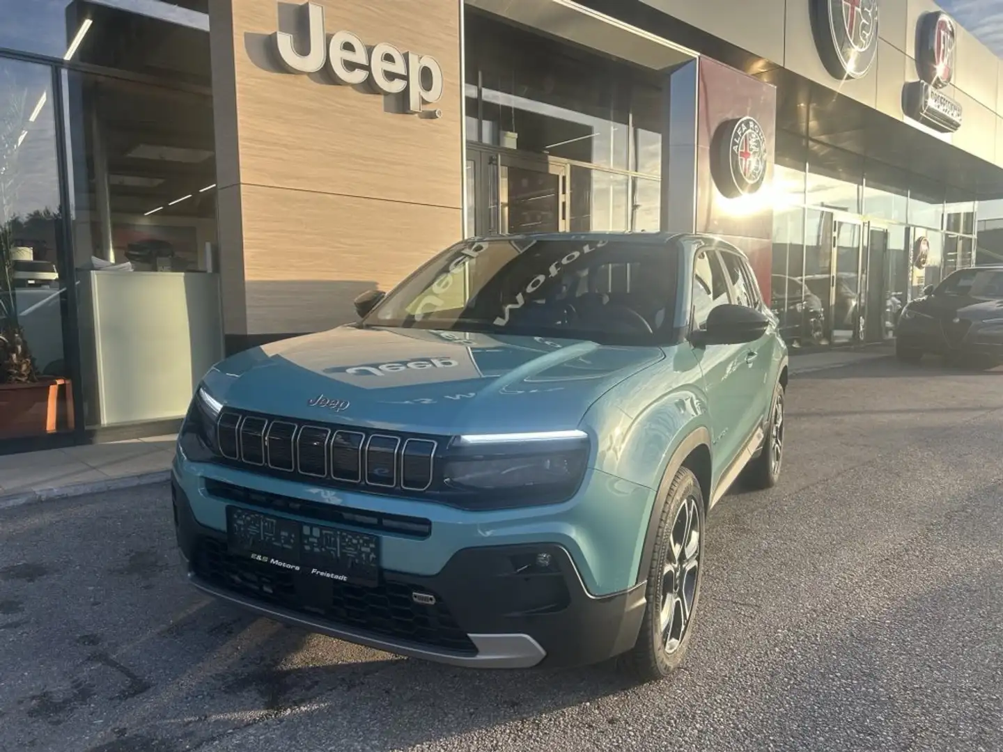 Jeep Avenger BEV 54kWh Altitude Blau - 1
