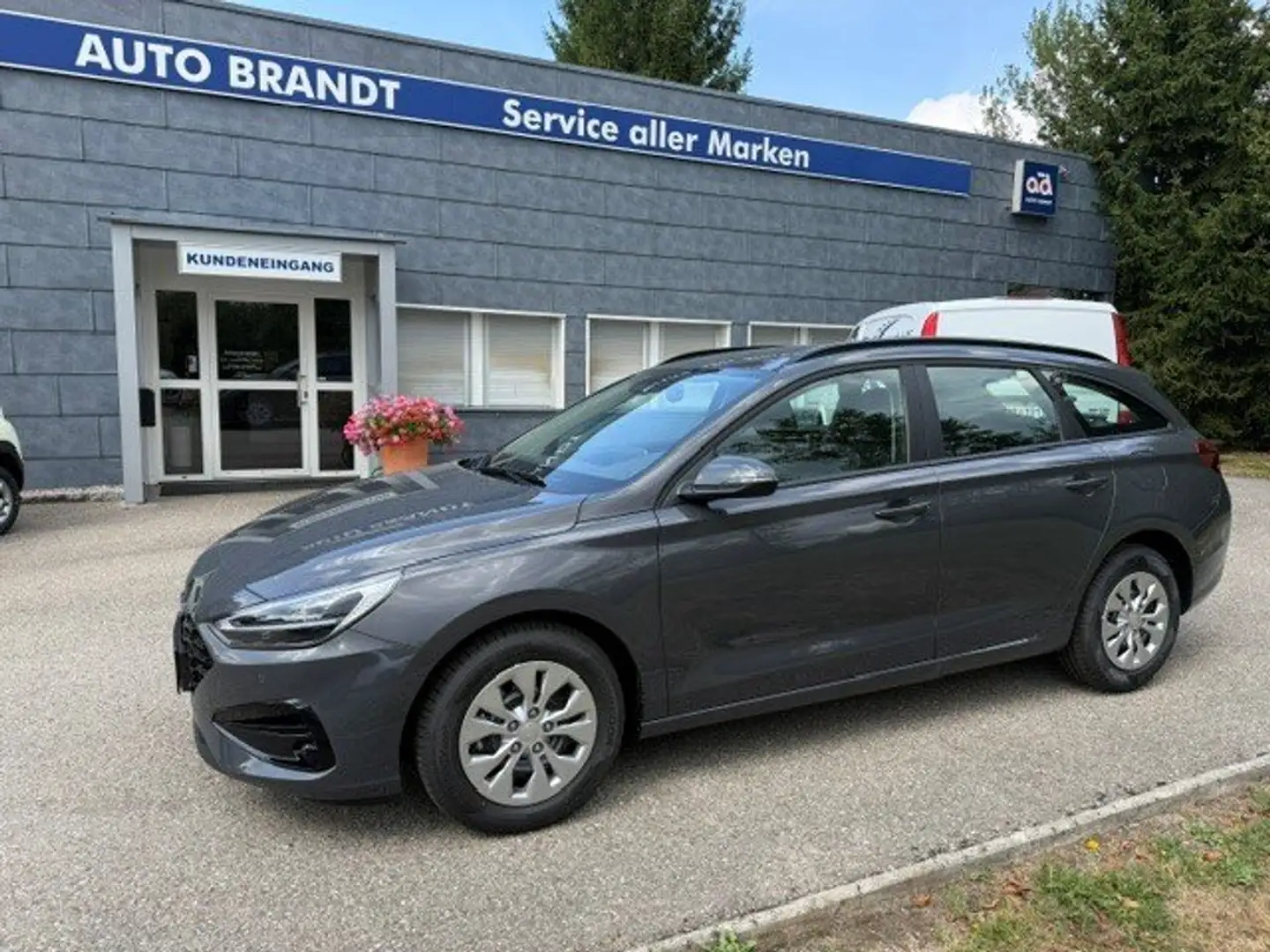 Hyundai i30 i30 Kombi 1,0 TGDI Smart Line plus Grau - 1