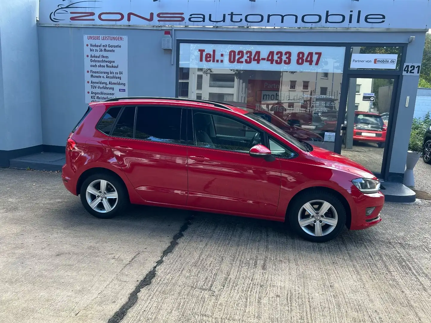 Volkswagen Golf Sportsvan VII+NaviZB+Klima+Allwetter LM+ Rouge - 1