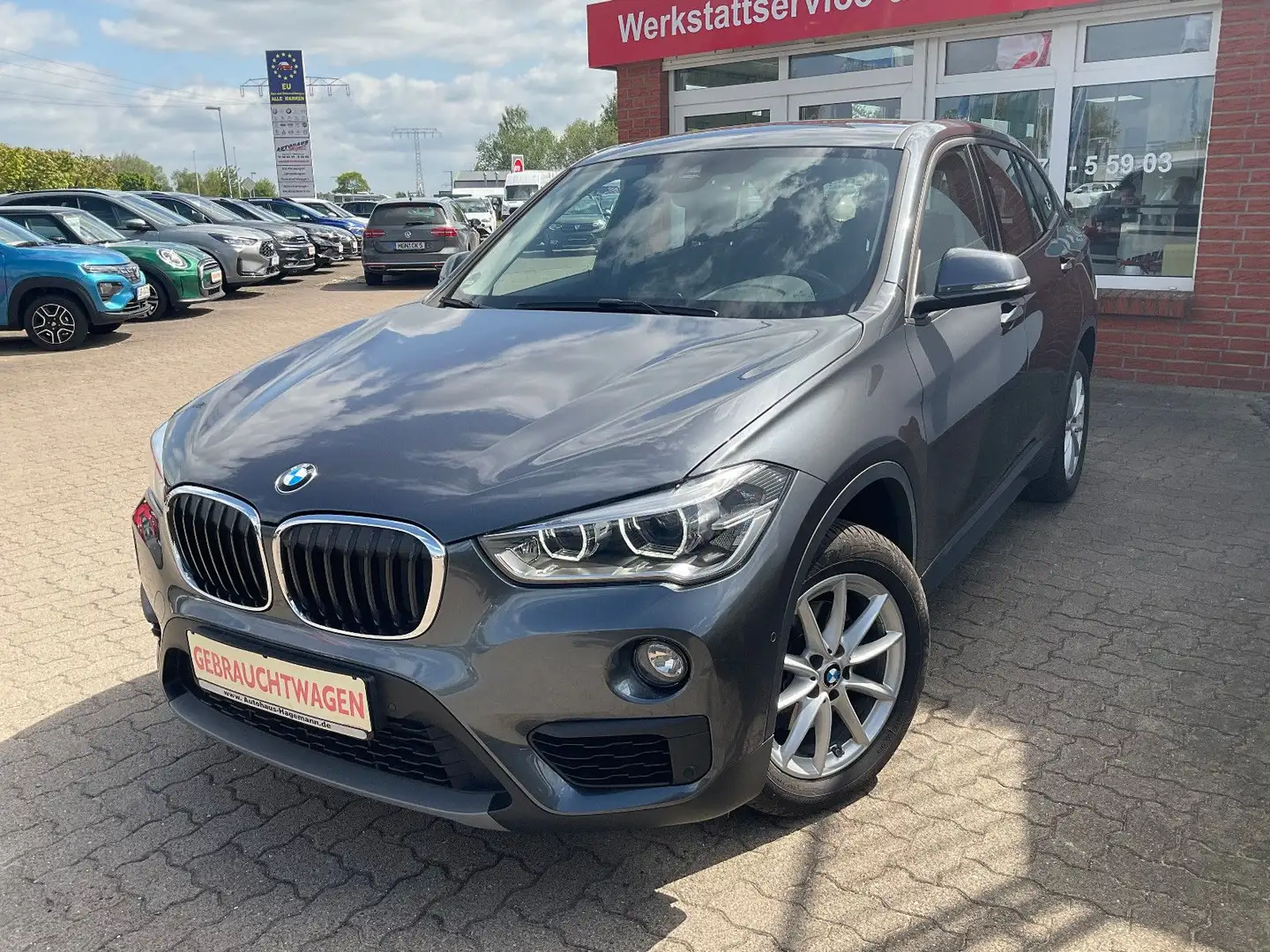 BMW X1 sDrive 18 i Advantage*Navi*Allwetter*SHZ*LED* Grau - 1