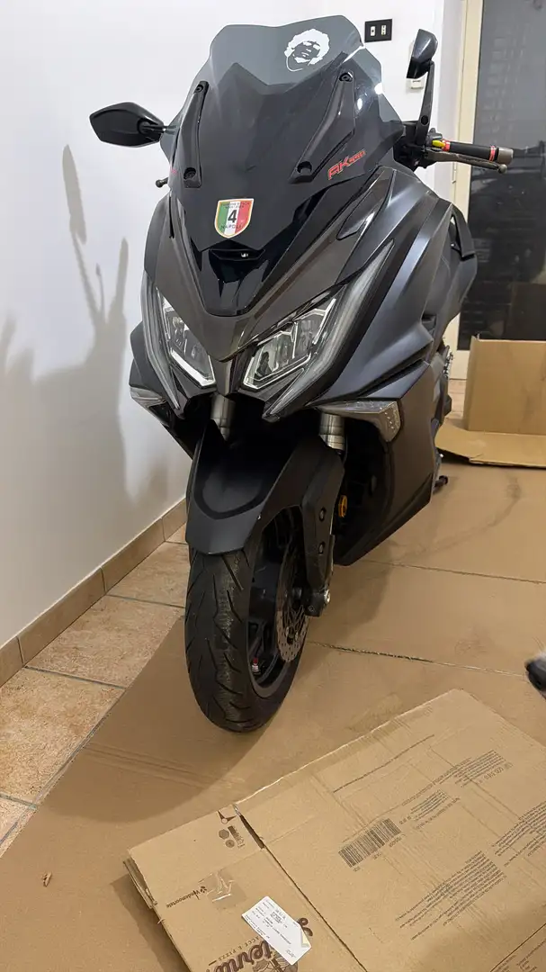 Kymco AK 550 Premium Negro - 1