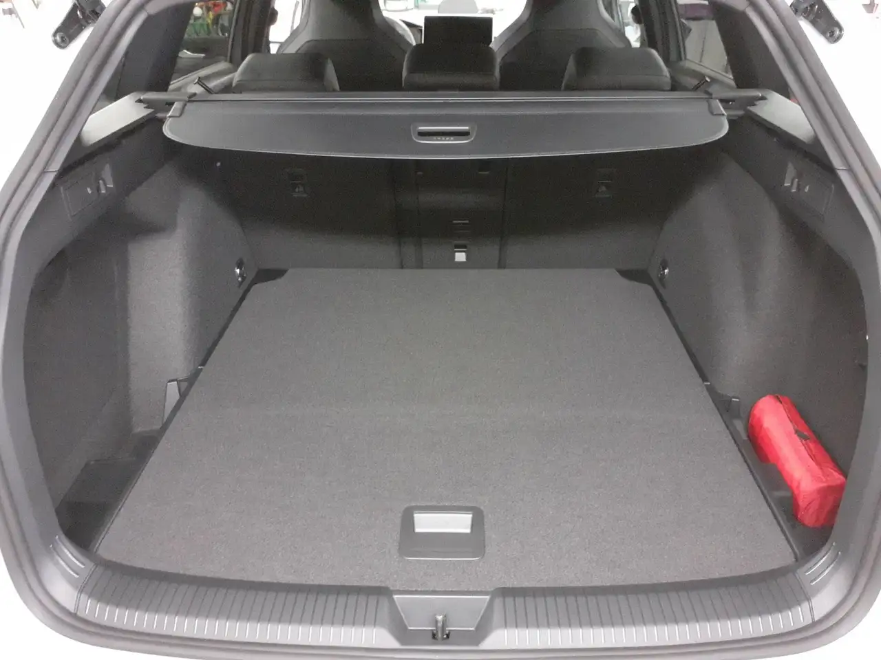 Volkswagen Golf Variant Golf VIII Variant 1.5eTSI R-Line *ACC*DSG*AHK 15