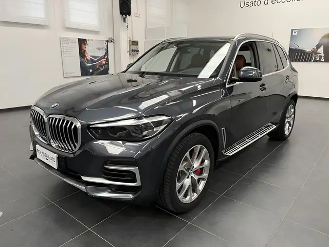 BMW X5 xdrive40d mhev 48V xLine auto
