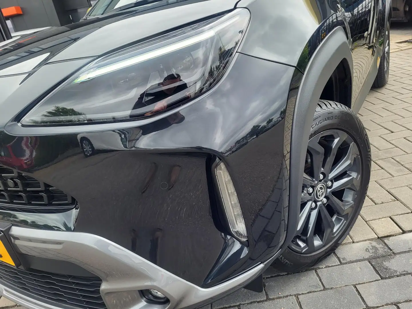 Toyota Yaris Cross 1.5 Hybrid Explore | AUTOMAAT | ZGAN met slechts 3 Zwart - 2