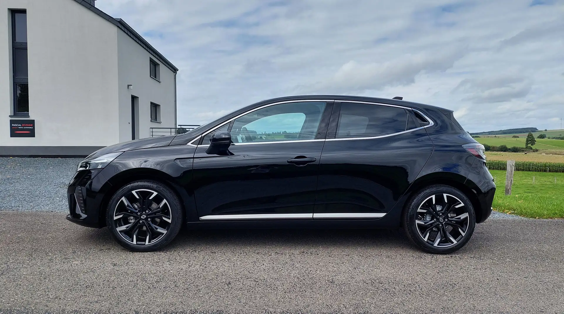 Renault Clio Clio 1.0 TCe Techno ( garantie 2027 ) Noir - 1