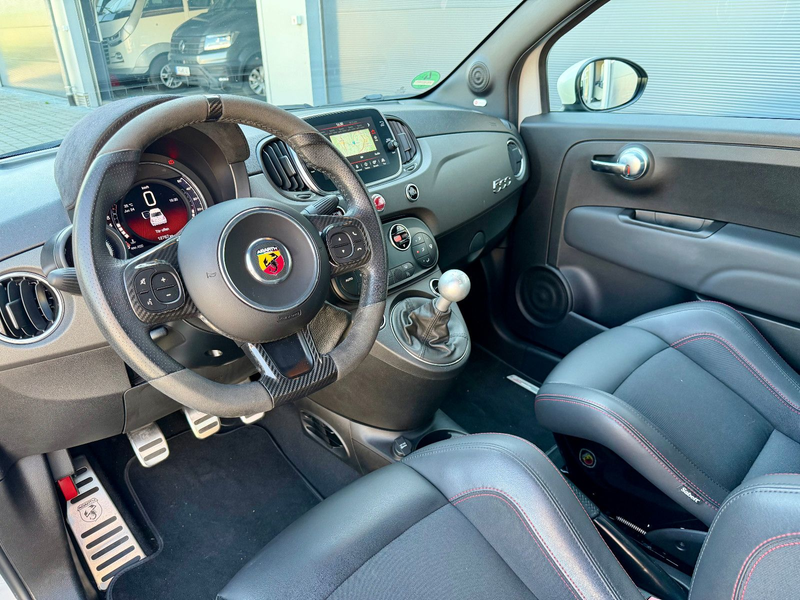 Abarth 595 Essesse CARBON Akrapovic Beats 200PS — photo 11
