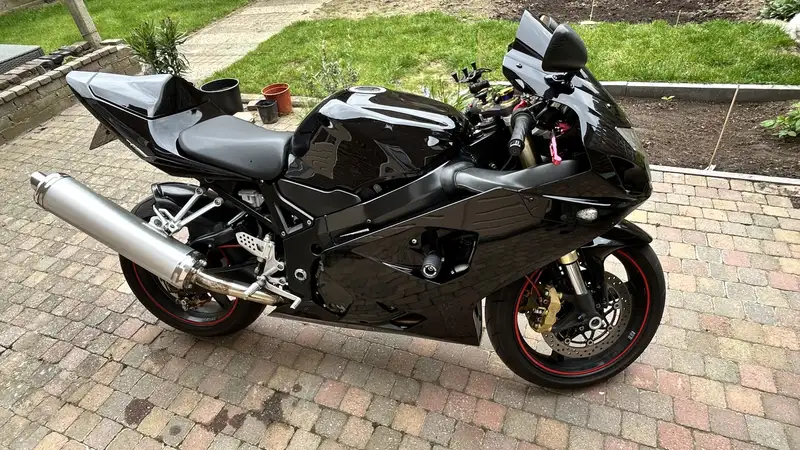 Suzuki GSX-R 750 - foto 5