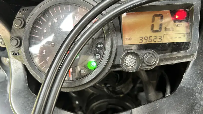 Suzuki GSX-R 750 - foto 3