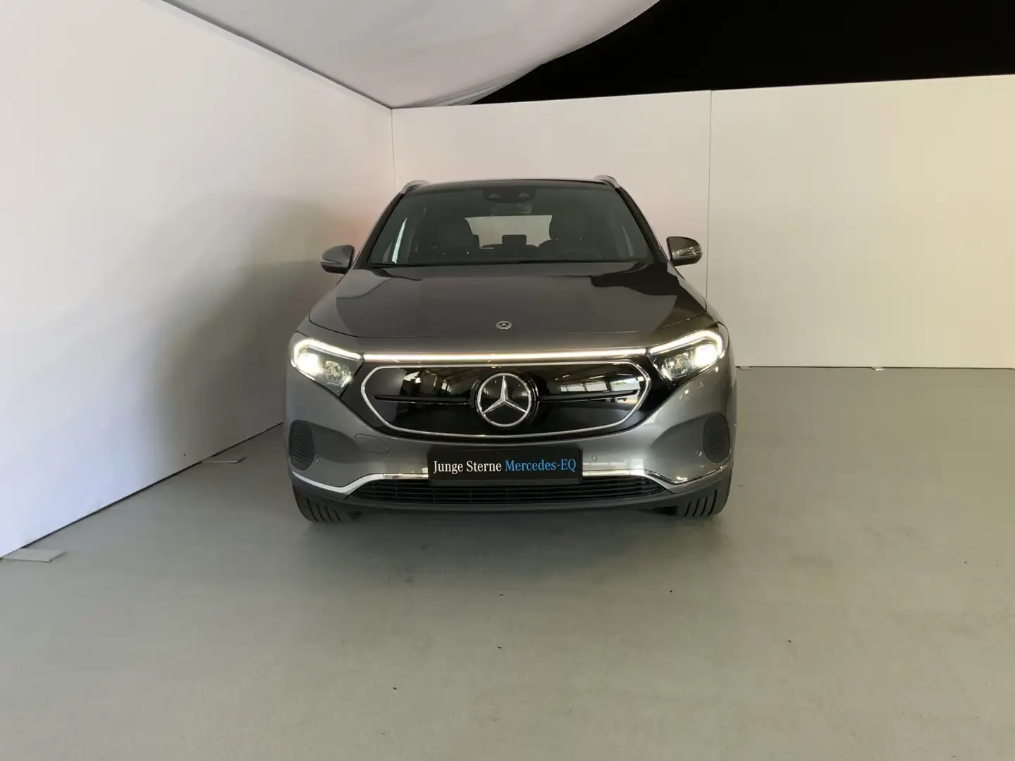 Mercedes-Benz EQA 250 EQA 250 AdvancedPak Smartphone Integration Sitzh Grau - 2