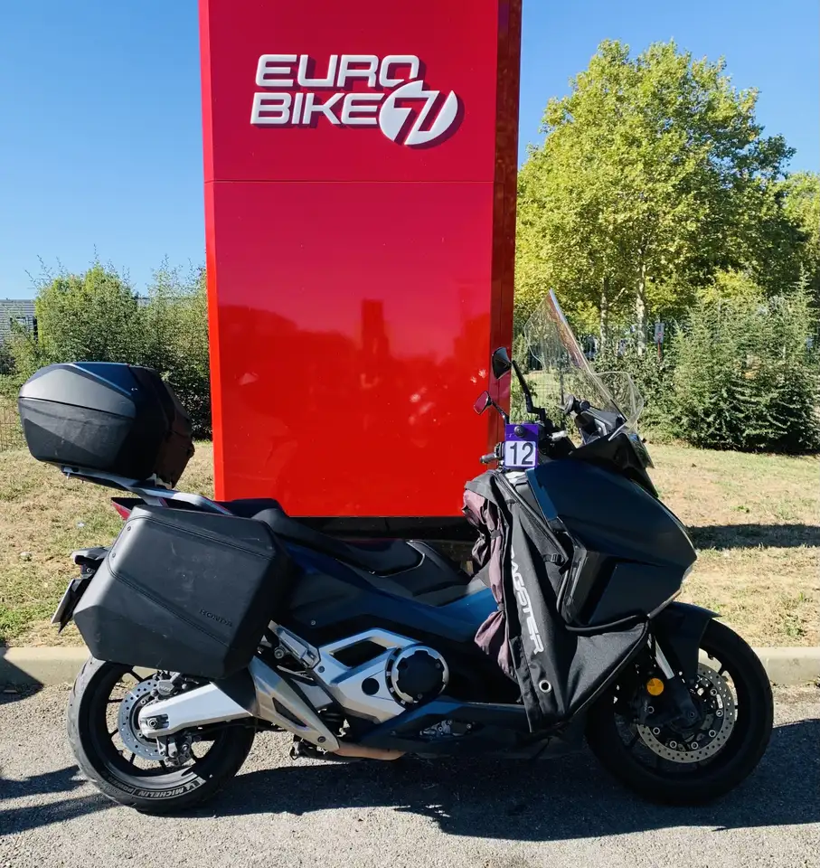Honda Forza 750