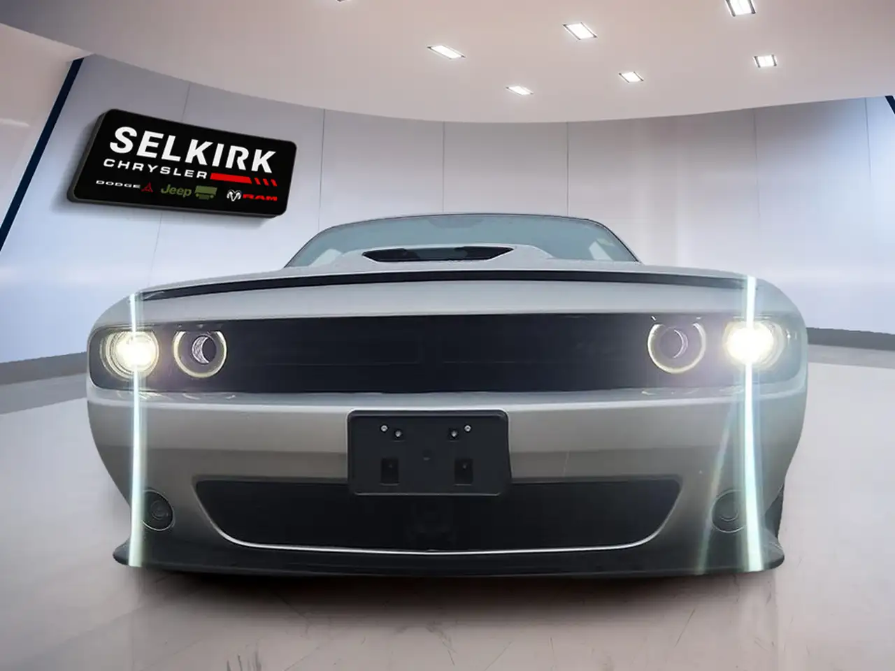 Dodge Challenger снимка Dodge Challenger