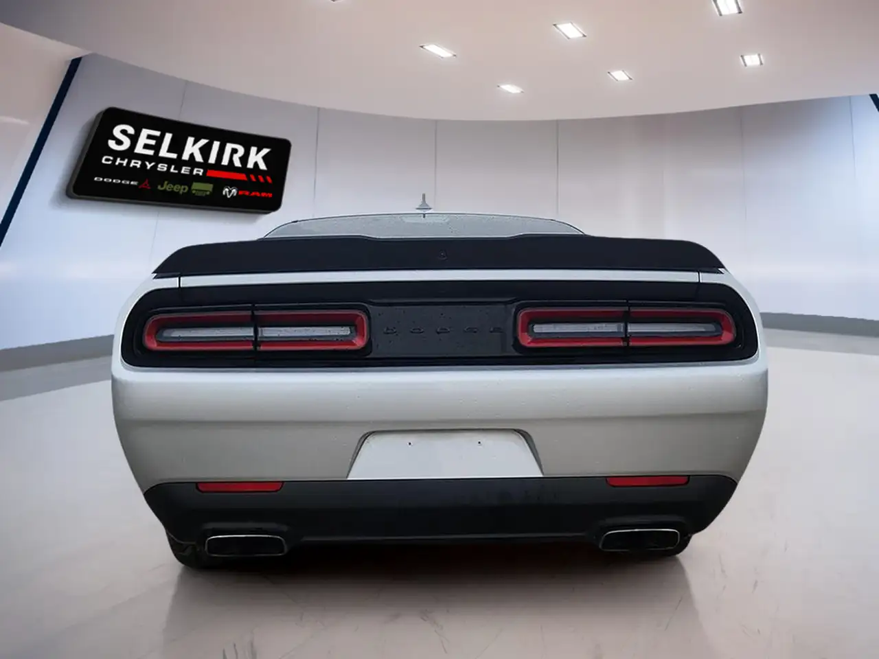 Dodge Challenger снимка Dodge Challenger